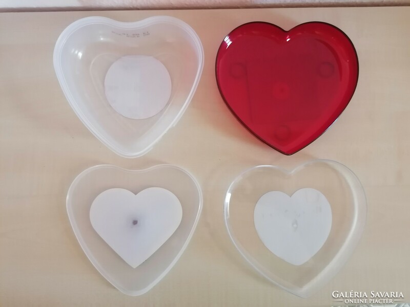 Szív alakú műanyag dobozok