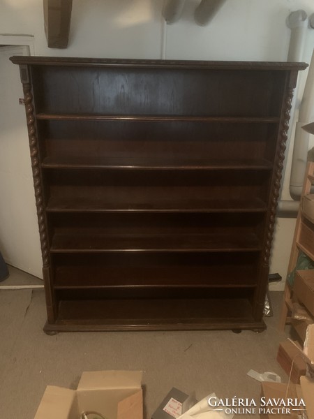 Colonial bookcase