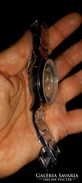 Eladó a képeken látható 1db Dániel Klein,  mechanikus óra,  tisztítást igényel,  használt