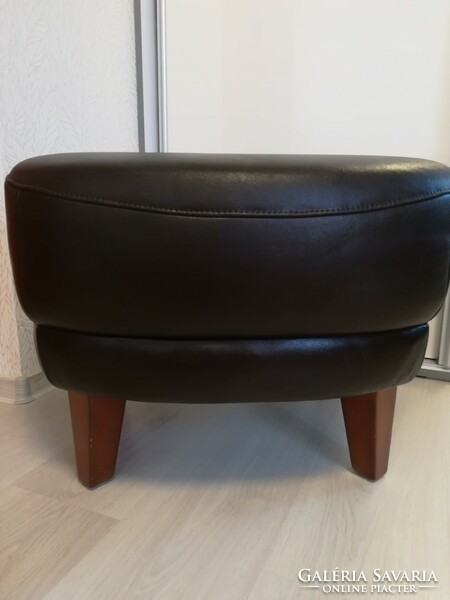 Beautiful, dark brown relax pouf, footrest, seat with 4 wooden legs. Size: 44*54*60