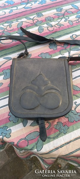 Handmade leather shoulder bag
