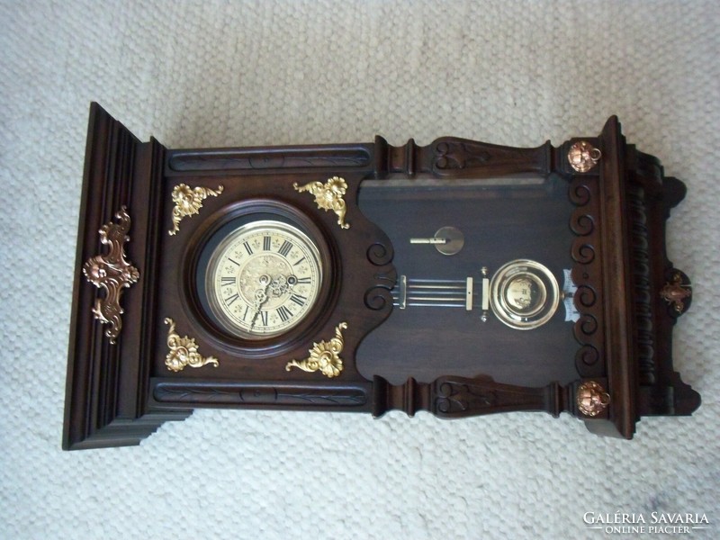 Antik egyedi készítésű ingaóra fali óra