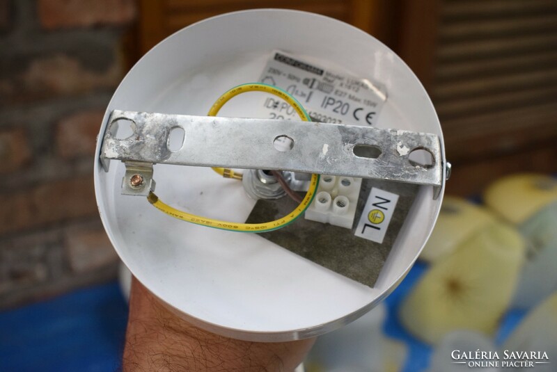 Gömb függő lámpa , modern tükör , rozsdamentes polírozott acél , belül fehér 28 x 24 cm + 22,5 függő