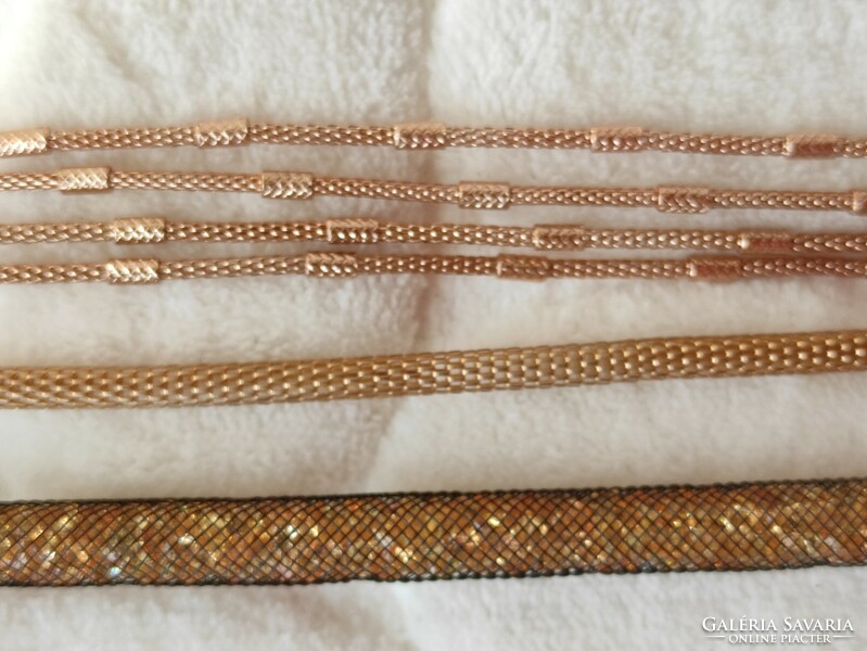Gold-colored twisted and multi-row bisque necklace package