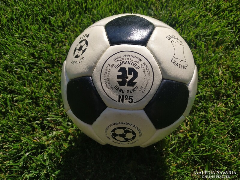 Official ball dedicated by Ferenc Puskás, the captain of the golden team