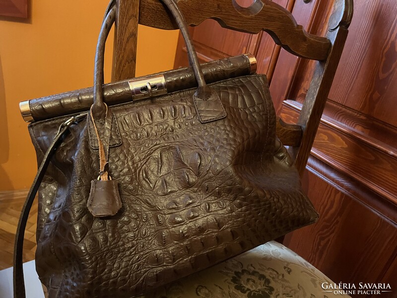 Lisa minardi leather crocodile pattern bag