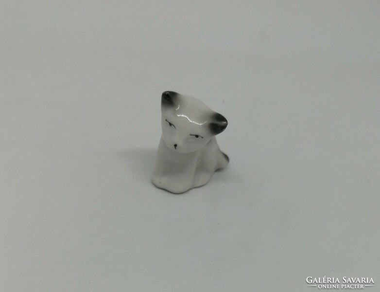 Ravenclaw porcelain mini cat 