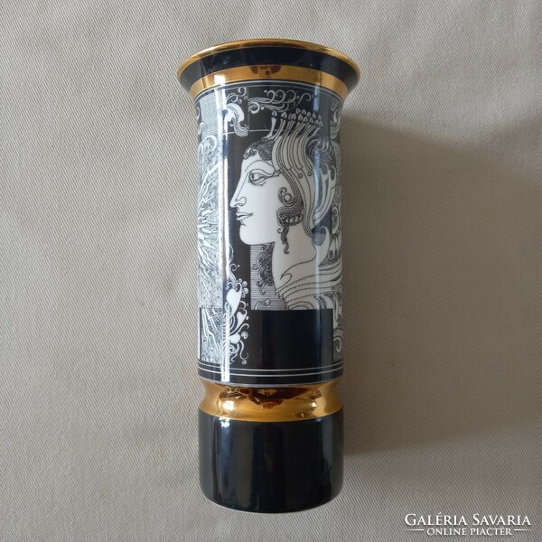 Hollóházi porcelán váza, Szász Endre alkotásával, kb. 7 és 9 cm átm., 20 cm mag.