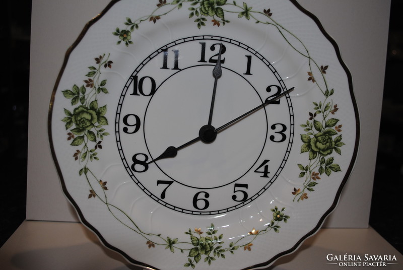 Hollóház porcelain erika pattern 26 cm cm wall plate clock