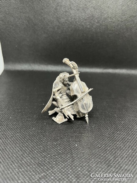 Silver miniature buzzing bee figurine
