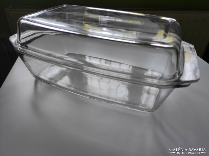 English heat-resistant glass bowl with lid