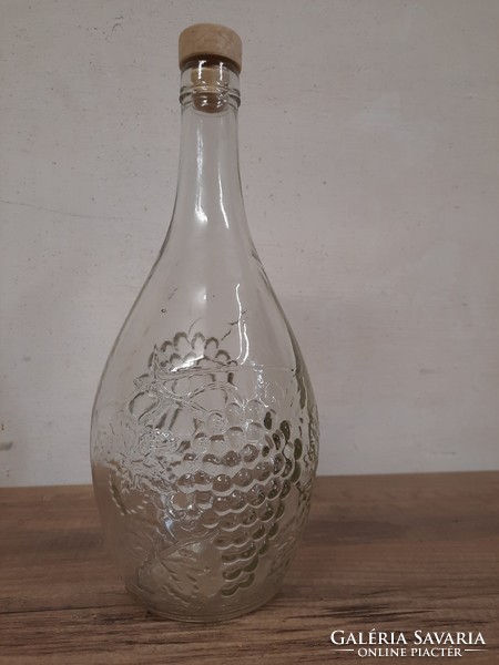 Glass decorated with a bunch of grapes (embossed) pattern, wine glass, water glass,