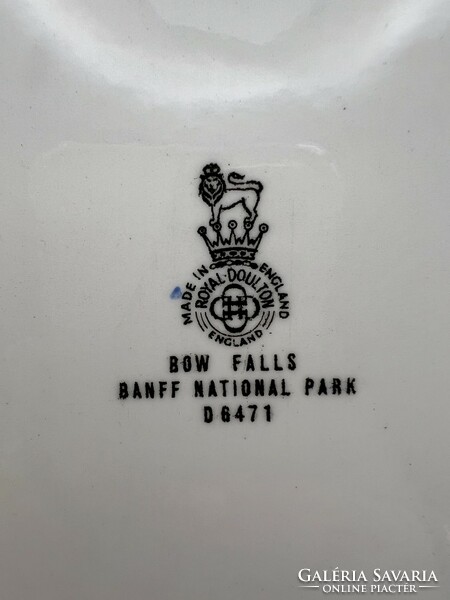 Royal Dalton porcelán disztányér az 1960-as évekből, 5049