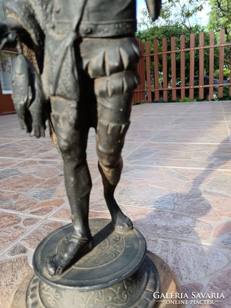 50 Cm .-Es antique bronzed spaiater statue, slide