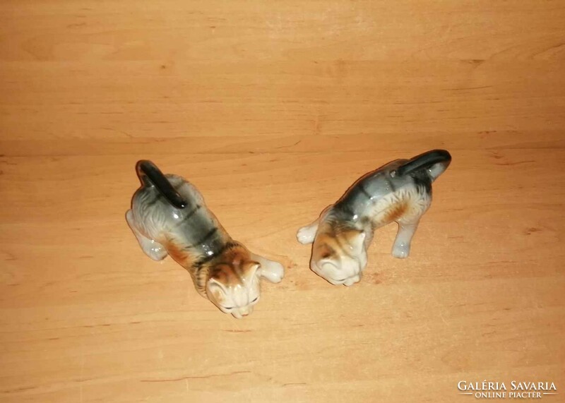 Gyönyörű kedves élethű kézi festésű német porcelán cica macska pár (po-3)