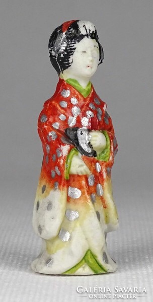 1R168 Régi kisméretű porcelán japán gésa 6.2 cm