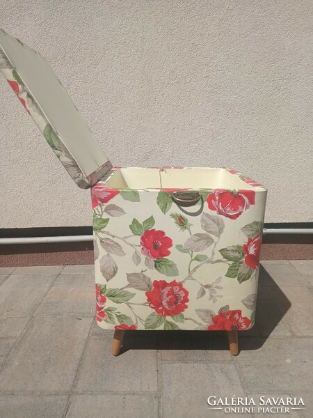 Vintage boho puff szennyes tartó. Alkudható.