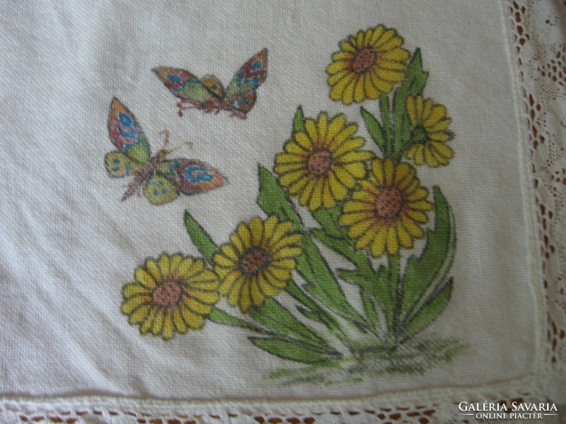 Butterfly, daisy signed small tablecloth r.Ch. 91