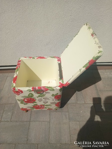 Vintage boho puff szennyes tartó. Alkudható.