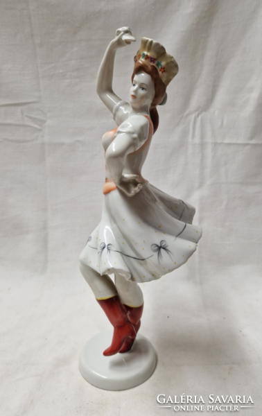 Hollóháza large hand-painted porcelain figure of the Queen of the Tavern in perfect condition 30 cm