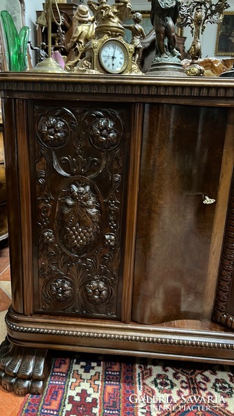 Richly carved Neo-Renaissance style sideboard chest of drawers