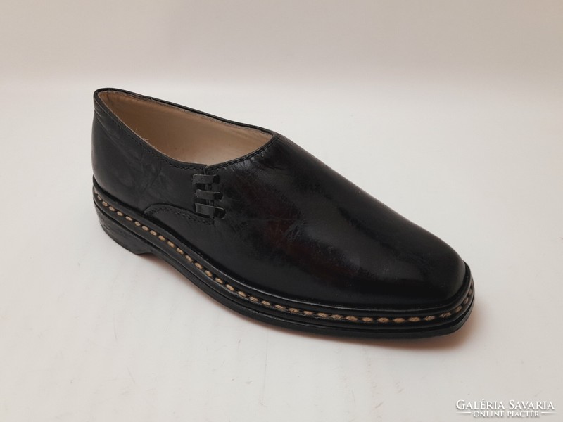 Old shoemaker, cobbler's exam paper, mini shoes, small shoes, 15.8 cm