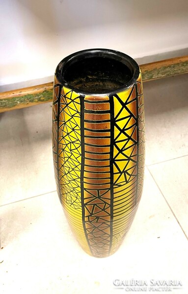 Metal floor vase retro vintage