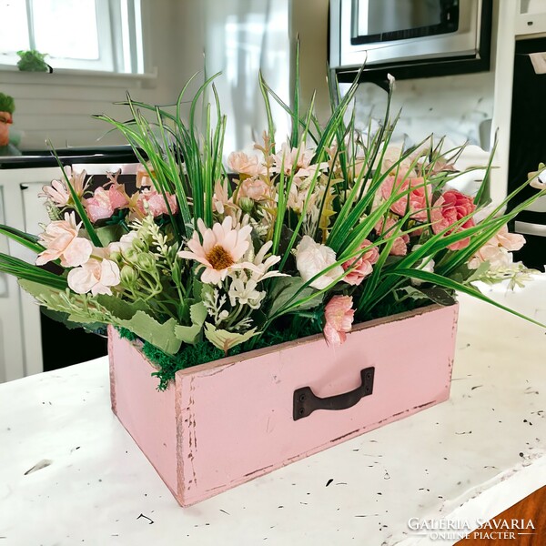 Maggie flower box