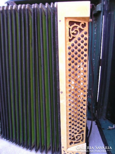 Honner 120 as bass. Tango accordion