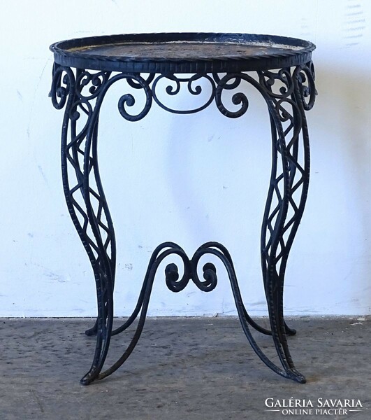 1R238 old wrought iron flower stand