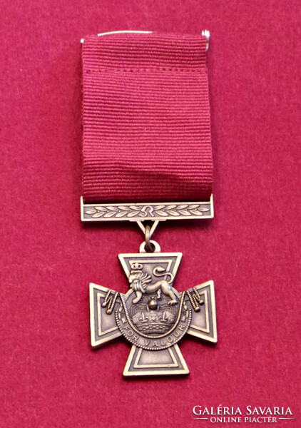 Victoria Cross for bravery - repro award
