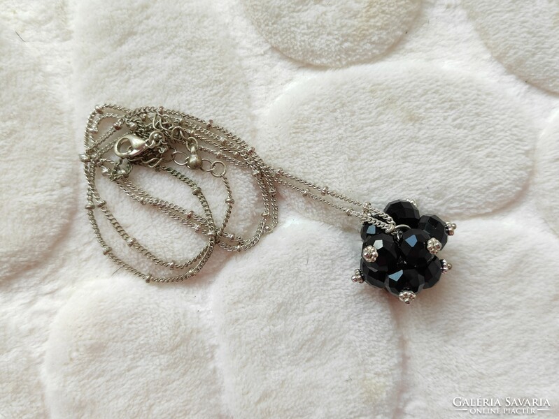 Különleges fekete gyöngy gombóc medálos antik ezüst nyaklánc