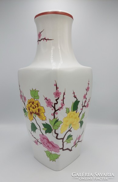 Raven house vase