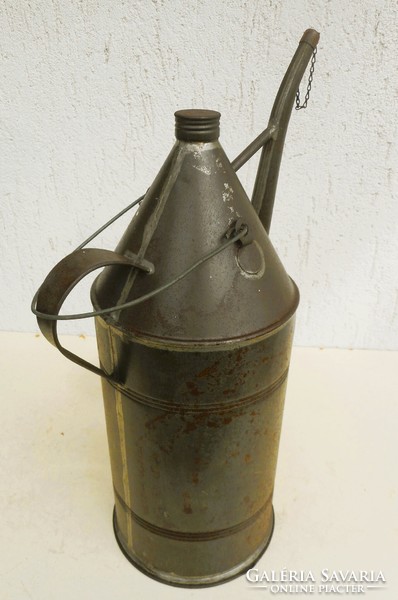 Old oil, petroleum tin can (large)