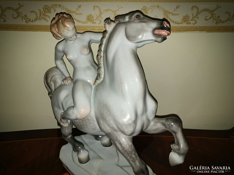 Herendi xxl amazon on horse figure
