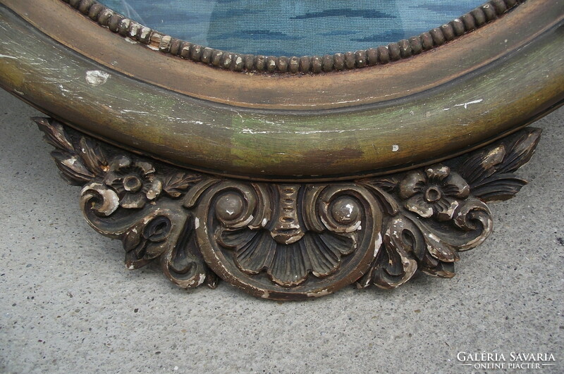 Rare antique oval picture frame.