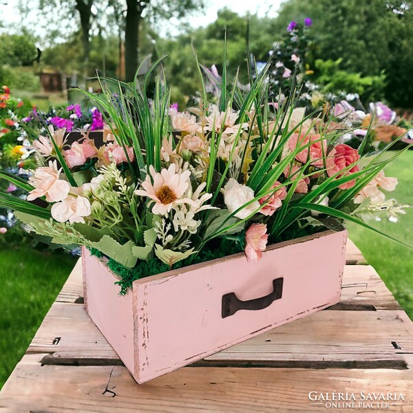 Maggie flower box