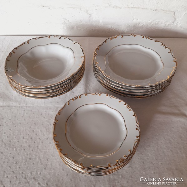 Zsolnay gold feathered plate set, 18 pieces in one
