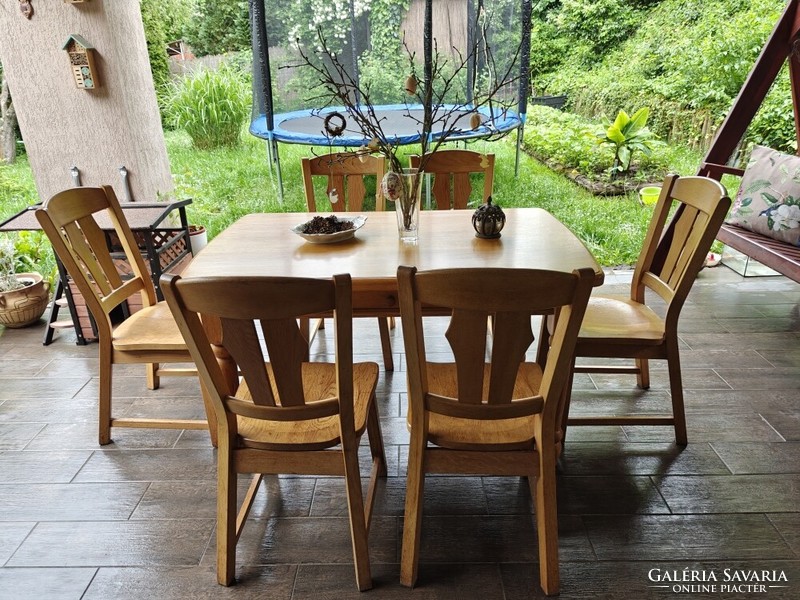 Tömör tölgyfa étkező garnitúra , étkező asztal + 6 szék hibátlan állapotban