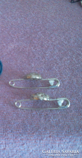 Brooch scarf - clothes pin pair