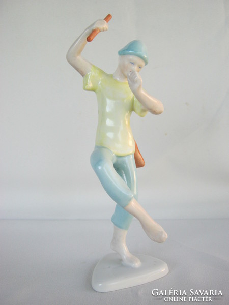 Hollóházi porcelán botos táncoló fiú
