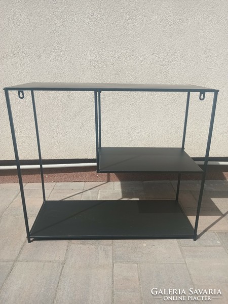 Fekete fém modern design fali polc. Alkudható.