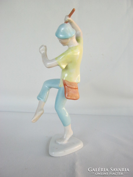 Hollóházi porcelán botos táncoló fiú