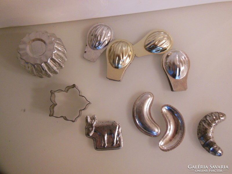 Baking tin - 24 pcs - nuts - cookie cutters - molds - 7 x 1.5 cm - 5 x 4 cm - Austrian - retro -