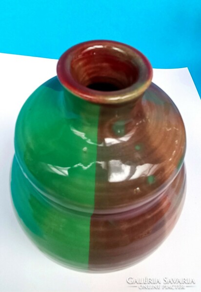 Pear-shaped abbot's vase is green and red