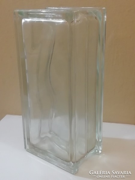 Üvegtégla váza