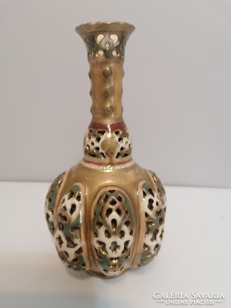 Wanda vase designed by Tádé Zsolnay Sikorski