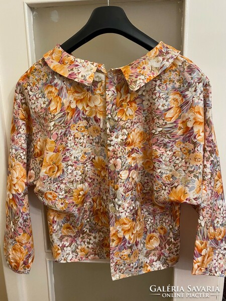 A 3-piece, flower-patterned, very beautiful summer dress sewn by a female tailor from Burda. Made of silk material. New.