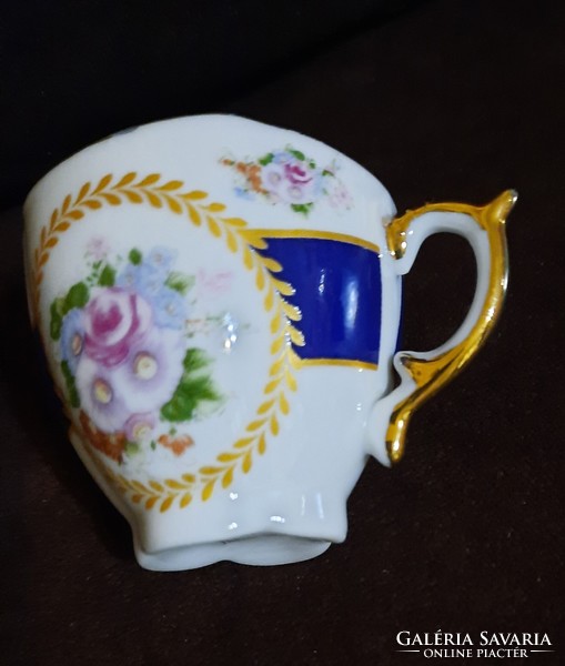 Japanese porcelain gilded coffee cup with flawless base, can be said to be new