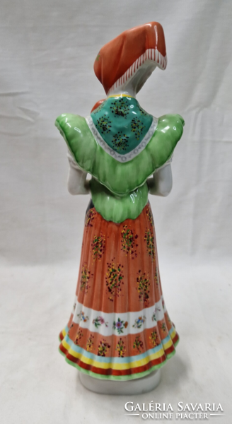 Hollóházi nagyméretű kézzel festett Matyó népviseletes nő figura hibátlan állapotban 29 cm